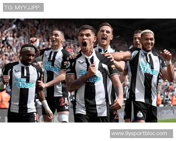 纽卡斯尔关注阿尔克马尔19岁中场斯米特转会费预计达2000万镑