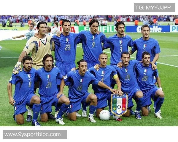 传奇球星重聚维耶里社交媒体分享与大罗巴乔马特拉齐托蒂合影瞬间